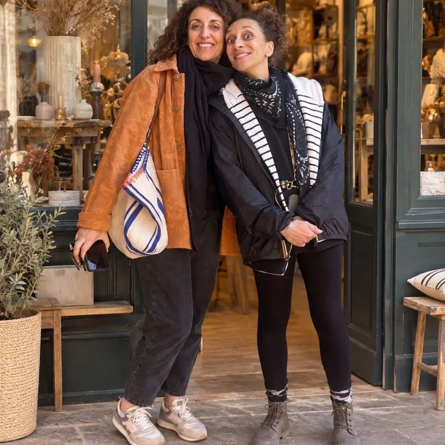 Bijoux de La Gazelle Tressée, perles de pierre et vannerie.